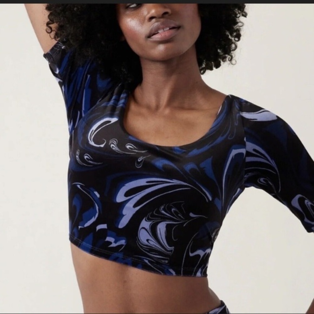 Athleta Black and Blue Swirl Blouse